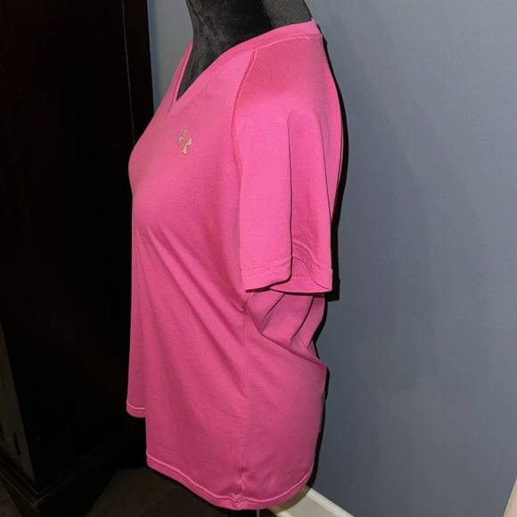 •Under armour semi fitted tee• - Picture 2 of 6